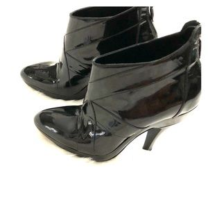 Burberry black patent leather bootie